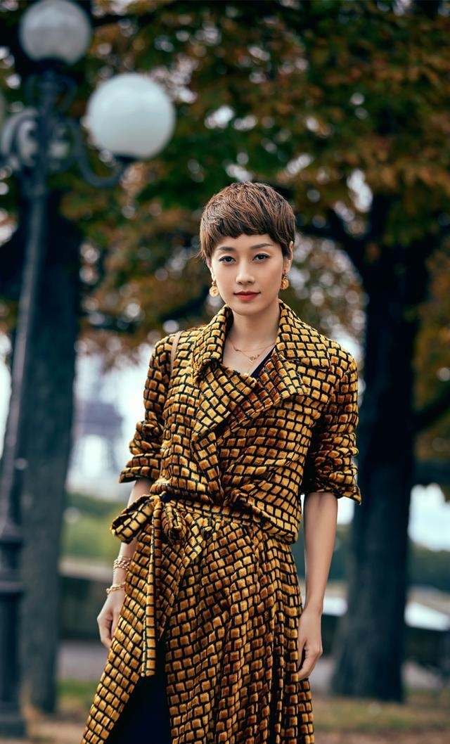 # 美女#第758期：性感时尚，图几小姐姐，你会更喜欢呢？，美女图集