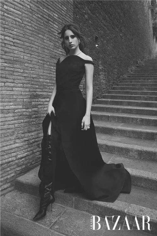 不走秀就回去继承家业？沙特史上第一位走上高定秀场的模特就是她