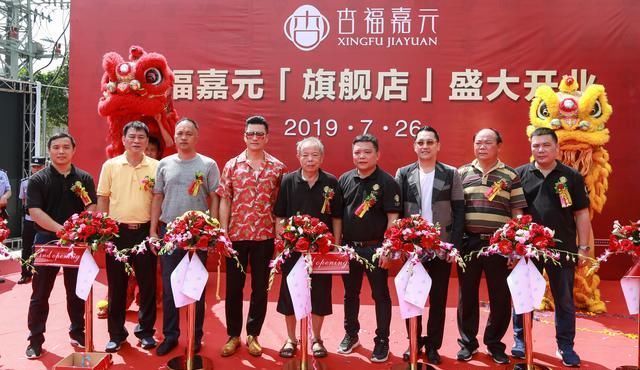 香港影视明星吕良伟到廉江来了