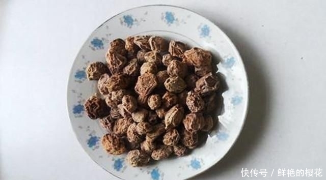 『倒入』钓鱼一直在用的自制小药,想要配方的看过来,针对鲫鱼和鲤鱼