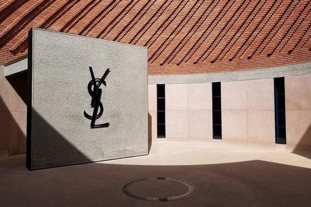  「奢侈品」是什么吸引LV、Dior、GUCCI跨界生产洗手液的？