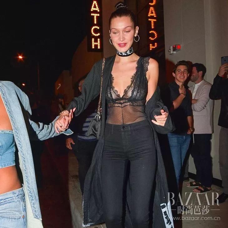 我真的不怕麻烦，谁叫这件“泳衣”一样的Bodysuit太时髦~