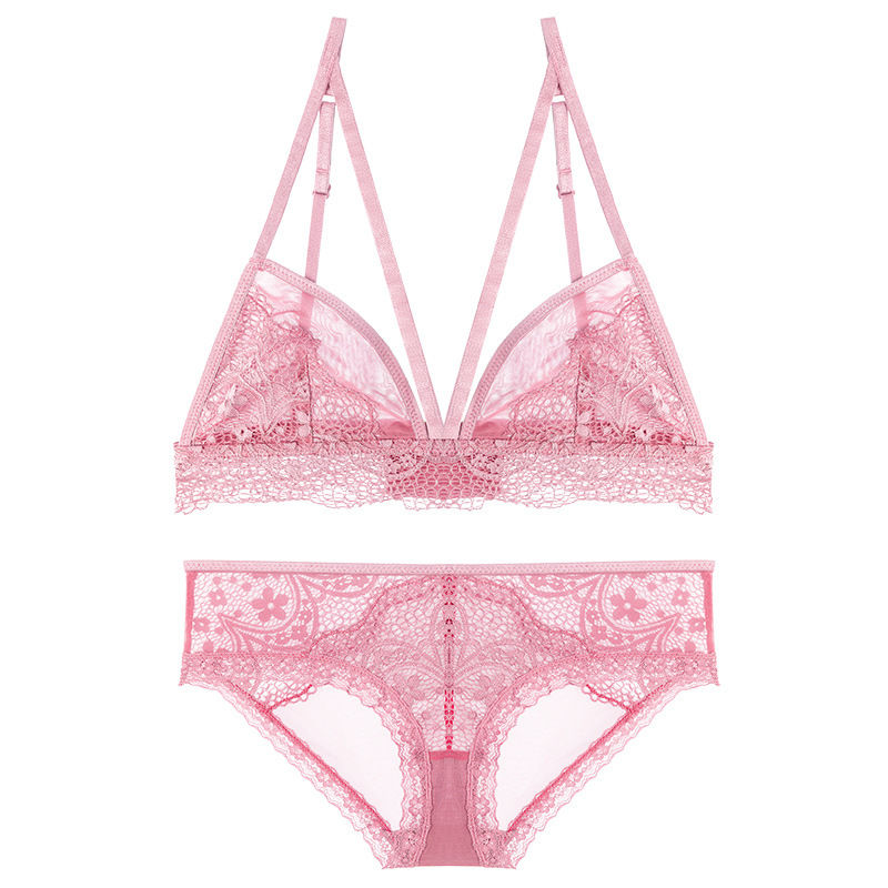 美女时尚穿着!文胸彰显性感身材