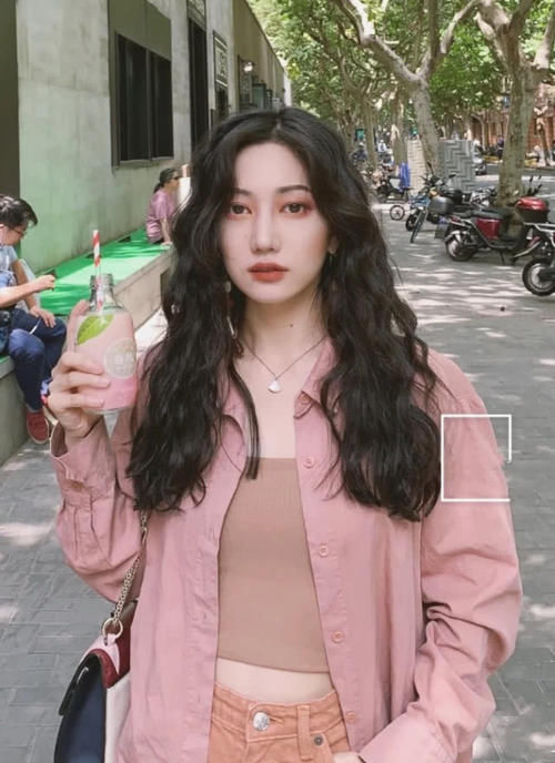 气质■身高160以下的女生，最好避开这三种发型，不仅没气质还很显矮