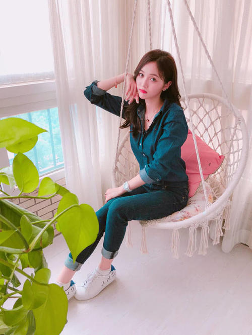 火箭少女吴宣仪,All Black尽显甜美气质,没想到私服竟这么好看