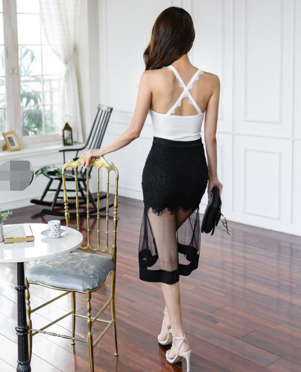 时尚穿搭：搭配包臀裙的城市美女，好身材走到哪都特别自信！