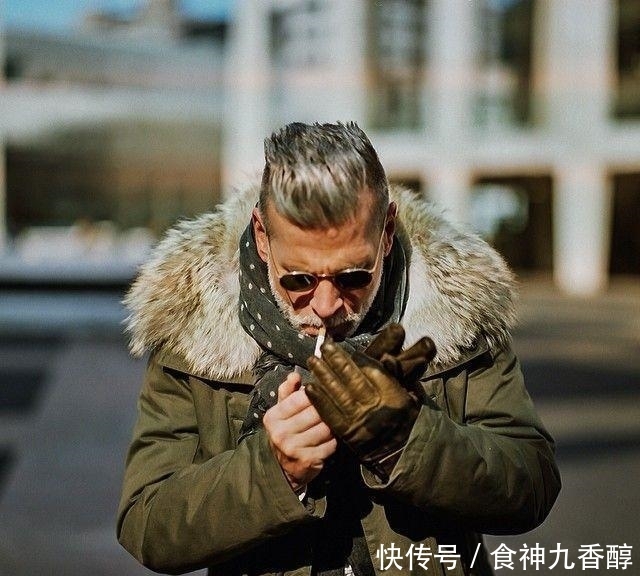  「适合休闲场」下雪了，男人们这样系围巾才够撩！