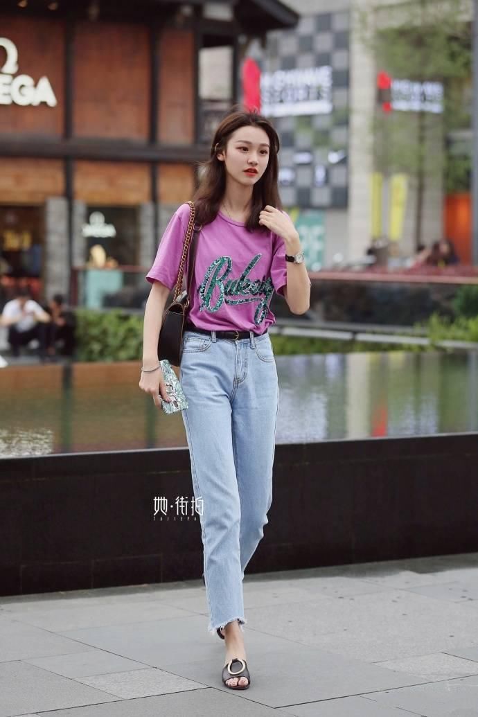 成都街拍丨同样好身材的闺蜜，走在路上一定是回头率爆表吧。