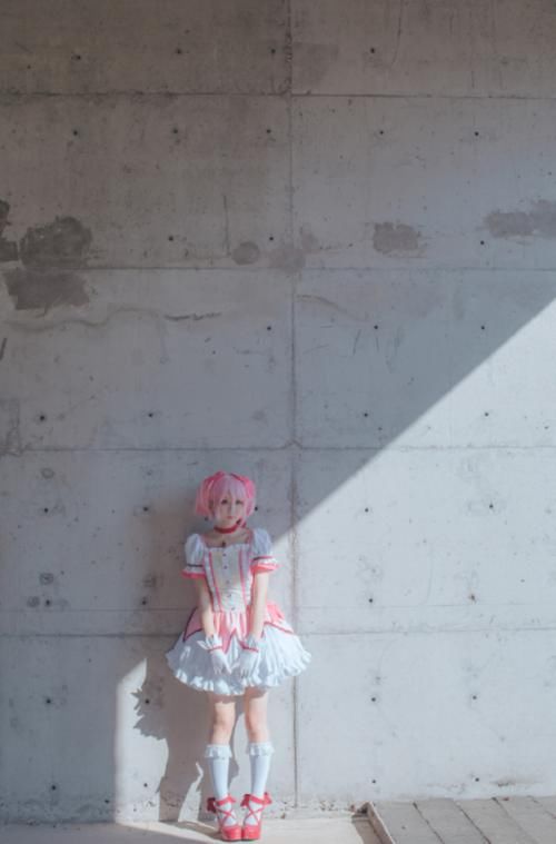 cos@本以为很女神，看到成品后告辞了，小萝莉穿10厘米高跟鞋COS