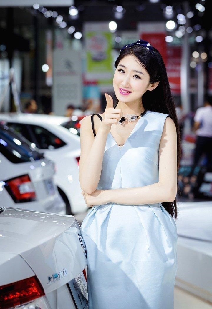  [美女]时尚穿搭第九十七期，车模美女的气质穿搭美照