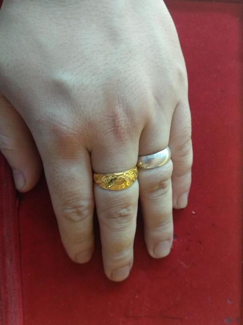 这样佩戴黄金首饰，会让黄金越来越差，克数变少，颜色越来越难看