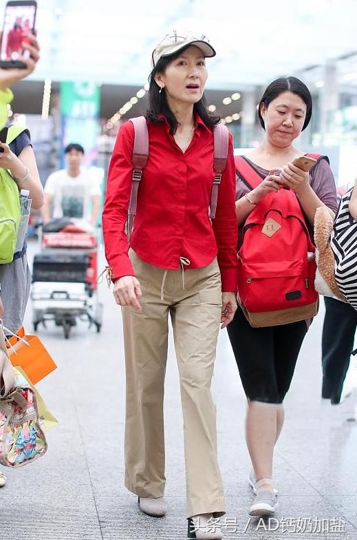60岁陈美琪真敢穿!不愧是要想人老心不老一件红衣少不了，厉害