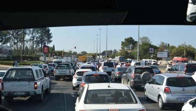  时间|中国燃油车停售时间发布，国产汽车为新能源市场开了一个好