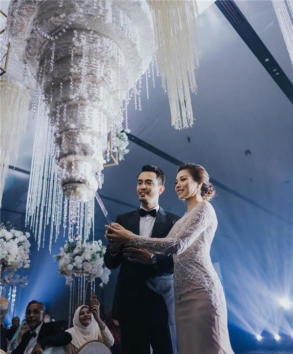 『杨颖』31岁男星奢华婚礼8层蛋糕悬空倒挂黄晓明杨颖婚礼也得黯然失色