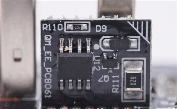 云星电子|三口USB+27瓦快充 米家插线板拆解:用料精细