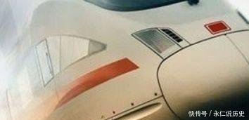 火车上屎尿都哪里去了，是直接排放到铁轨上吗还是另外处理！