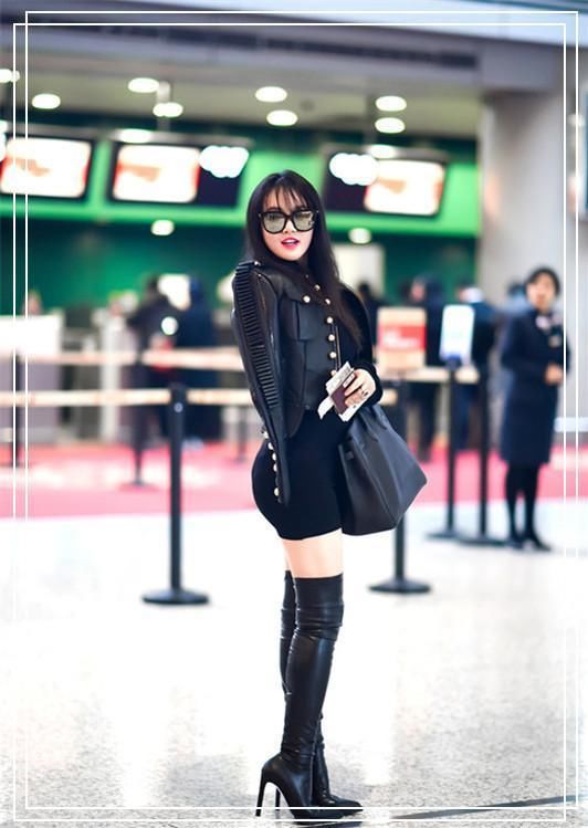 冉莹颖够狠！低腰裤配小背心狂秀小蛮腰，网友：邹市明咋放心的？