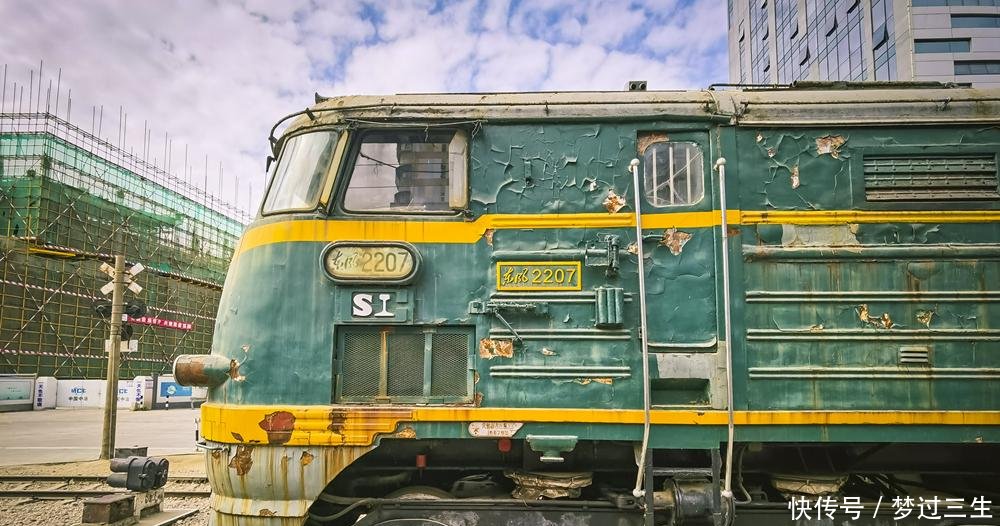  『快节奏』深圳草铺铁路公园，在快节奏闻名的城市，是时光沉淀下来的艺术品