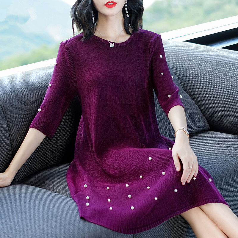 我今年53岁，也爱穿的美美哒!气质裙+高跟鞋，美得让人着迷