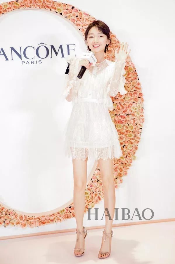 夏天就要穿清爽的白色!小白裙小白鞋穿起来又瘦又仙!