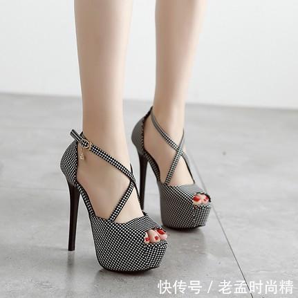 时髦:细跟鱼嘴恨天高,约会必备利器,时髦大气不累脚!