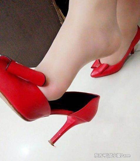 尖头高跟鞋，个性时尚范的设计，时尚之余彰显独特的个性