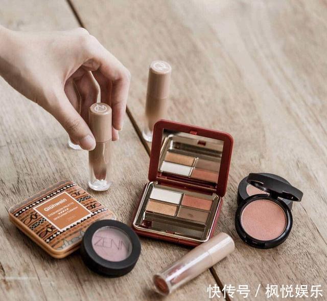  『彩妆』泰国除了好用到可全套入的彩妆之外，还有这些小众香氛也很好买！