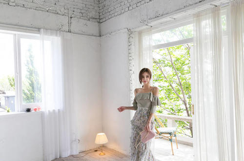 孙允珠淡绿抹茶清新儒雅吊带裙