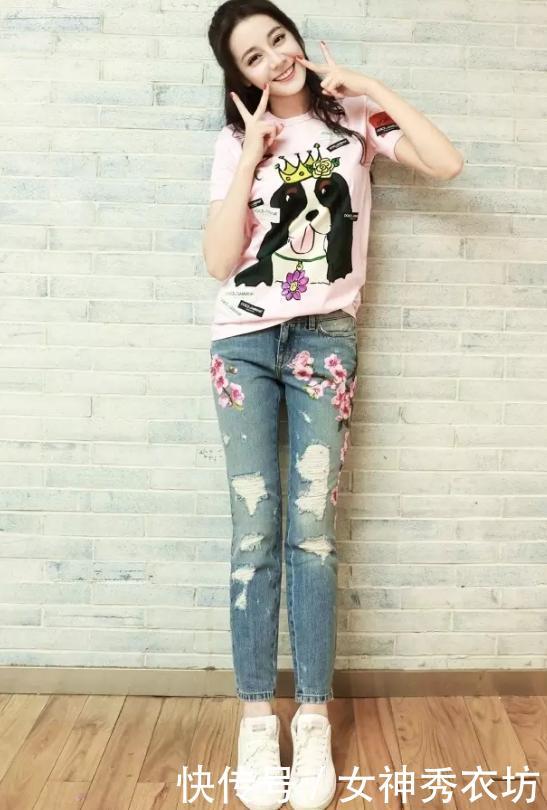 迪丽热巴豁出去了！这么紧的裤子硬穿进去，网友：委屈你这腿了