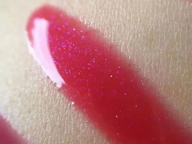  [夏季]明了解这种夏季彩妆产品是来赢利的，但還是想购买！