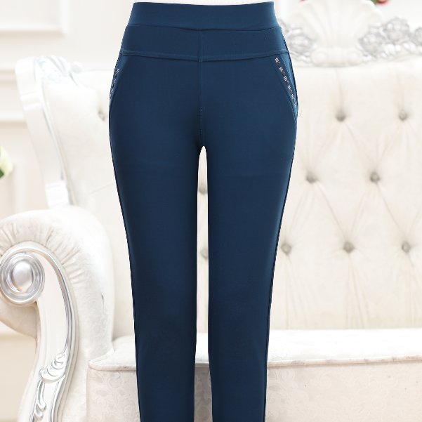 比裙子还洋气的阔腿裤!晚上跳舞穿优雅，同伴都问她在哪买的