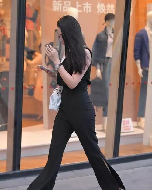  穿着|街拍美女：甜美高挑的小姐姐，穿着时尚又干练