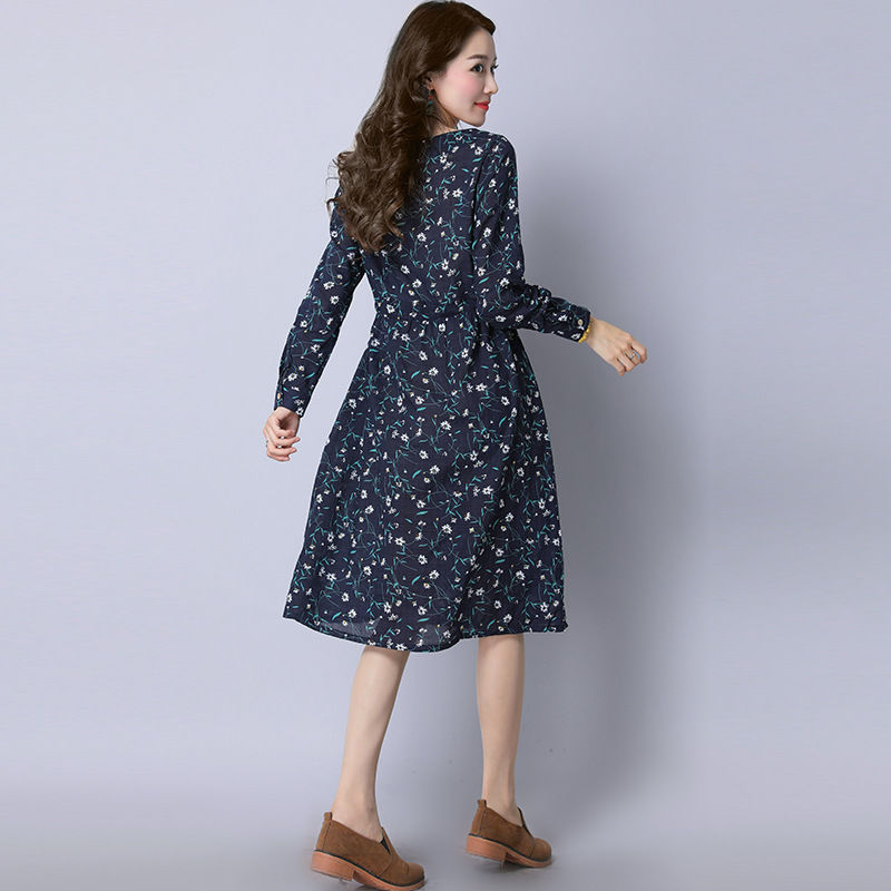 女人再漂亮，出门也别穿紧身裤!瞧这么穿，一个比一个美嫩