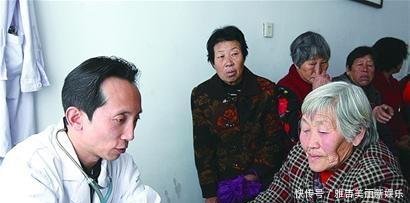 机构改革中，乡镇卫生机构如何参与改革，人员编制如何设置