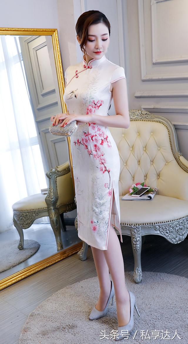 谁说中长款旗袍穿不出女人的饱满凹凸感？