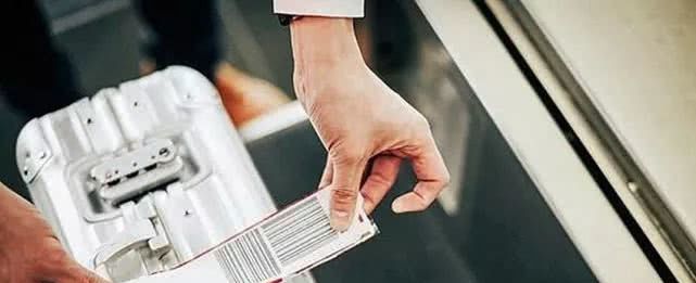 为何很多乘客下飞机后不撕行李标签？不仅是因为懒？看完涨知识了