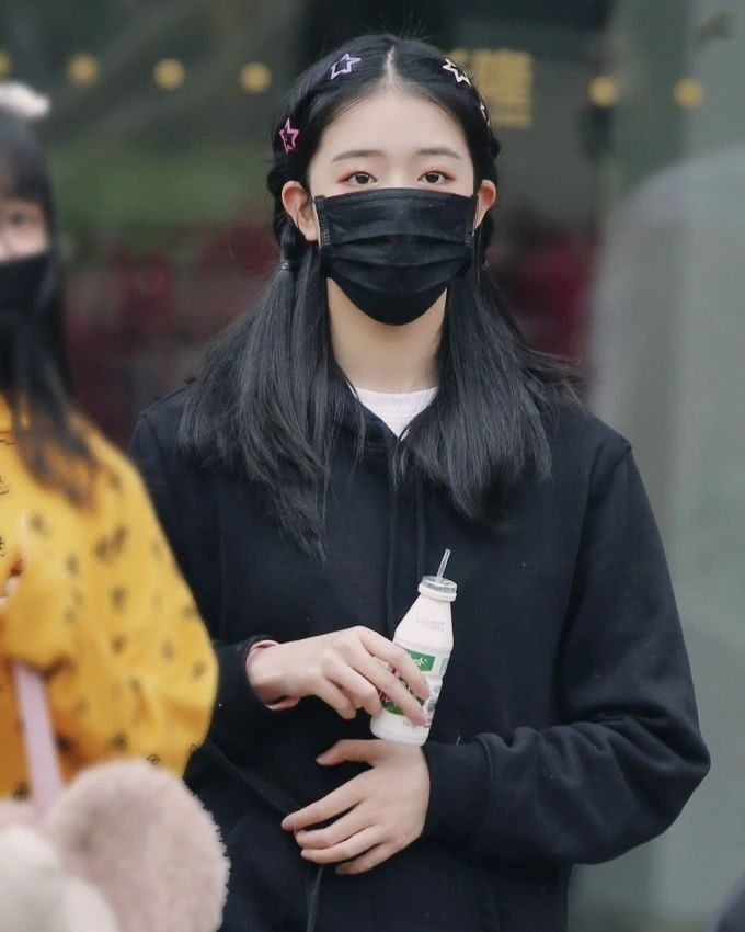 没关系■发型普通没关系,这几款可爱的夹子夹头发上,让你显得俏皮又甜美