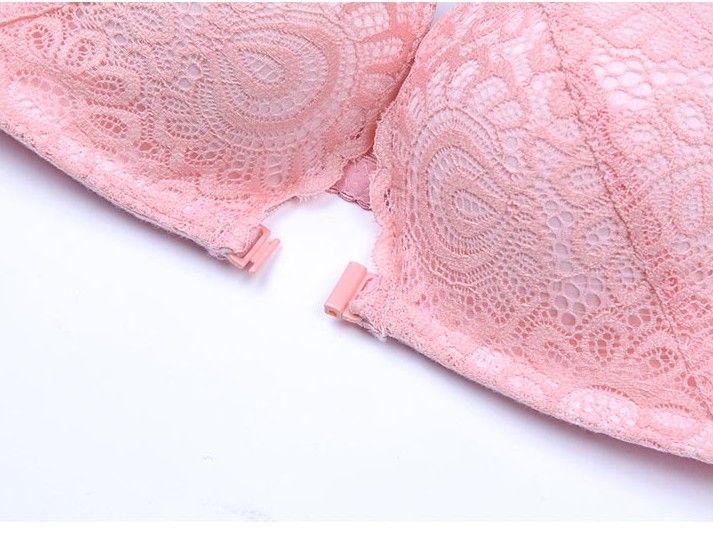 女人在家里一般都穿这样的文胸，搭丁字裤妙不可言