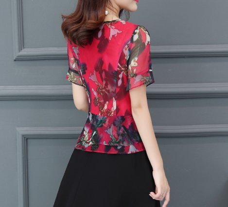 腰粗屁股大女人，更要穿裙，多穿这样的连衣裙，遮肉修身又优雅