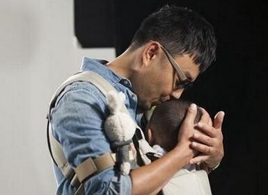 汪涵一年的收入竟是何炅的两倍, 他们花钱的方