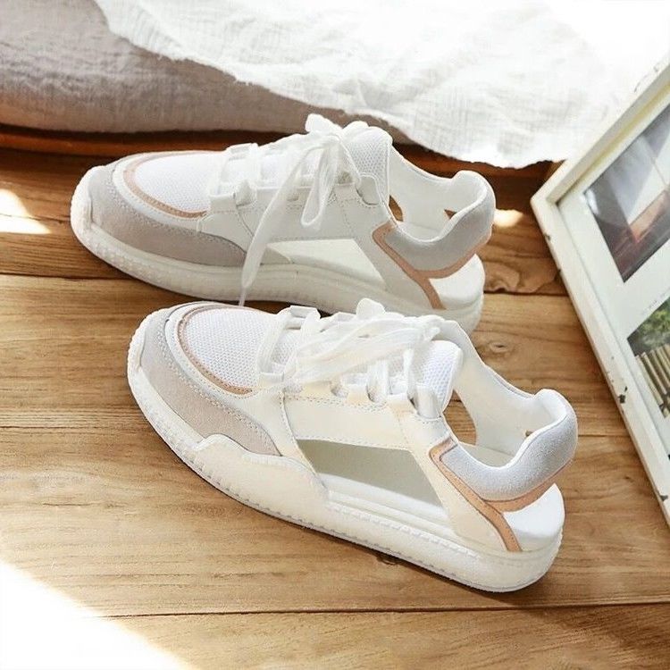 今年流行的女鞋，是这样的款式，时髦洋气，女人味爆表