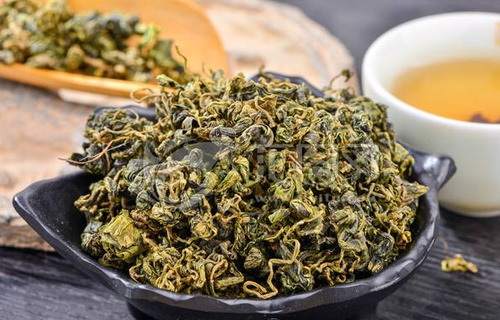 农村被称“长寿草”的野草，如今市场100元一斤