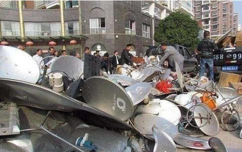 国家禁止安装卫星锅，现在才明白真正原因，没想到后果这么严重