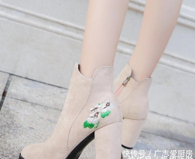  [活力]美丽高跟,年轻有活力，寒冷也无法阻挡