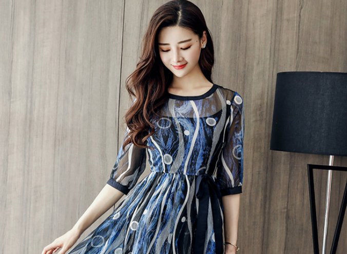 屁股大的胖女人，快试试“瘦死人”棉绸裙，真大胆美的路人直回头