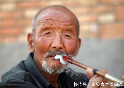  #养老保险#农村养老保险每年缴纳100元，缴纳15年退休后，每月能