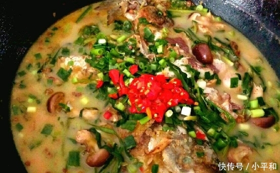 「炖鱼汤的时」无论炖什么鱼,都不要放这两种调料,否则鱼腥味更重