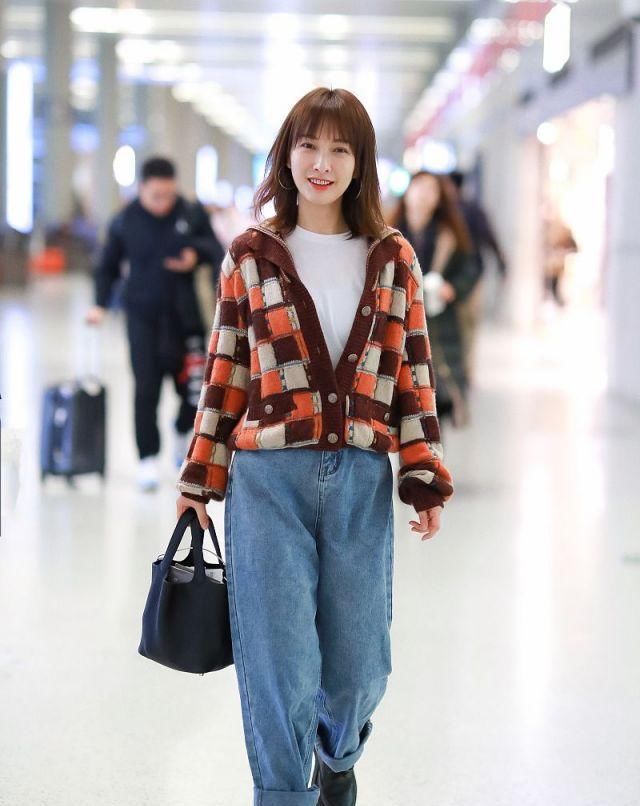  #白鞋#小白鞋out了!要买就买这4款,今年最流行的!