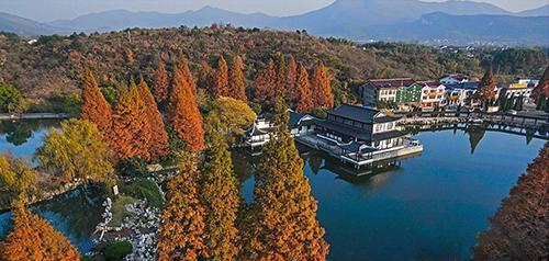 江苏、浙江和安徽三省交界，所在的三个县，其中一个非常出名