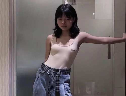 「大片」Cindy最新大片,穿绿色长裙叉腰摆pose,“丑女”成功逆袭